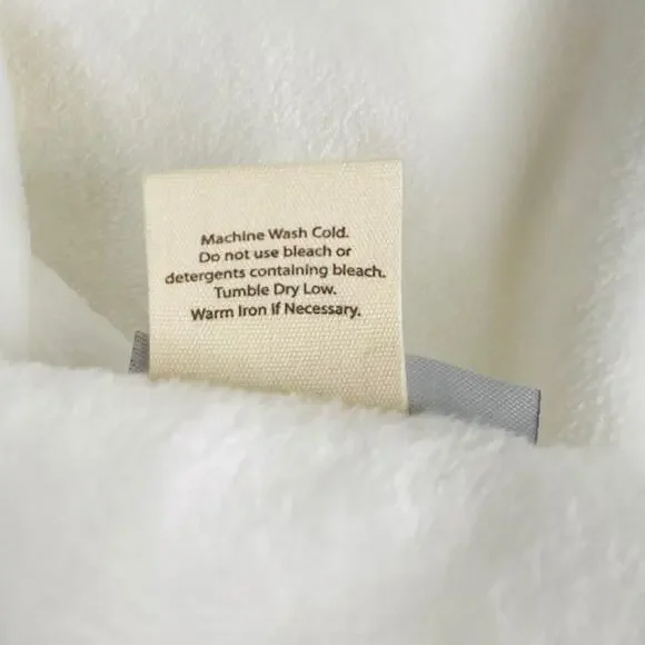 Rae Dunn True Love Throw Blanket, White, 50 x 60 - Picture 6 of 7